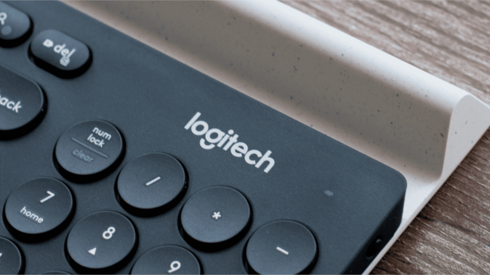 Logitech Is Making A Cloud Gaming Handheld Console, Launches In 2022