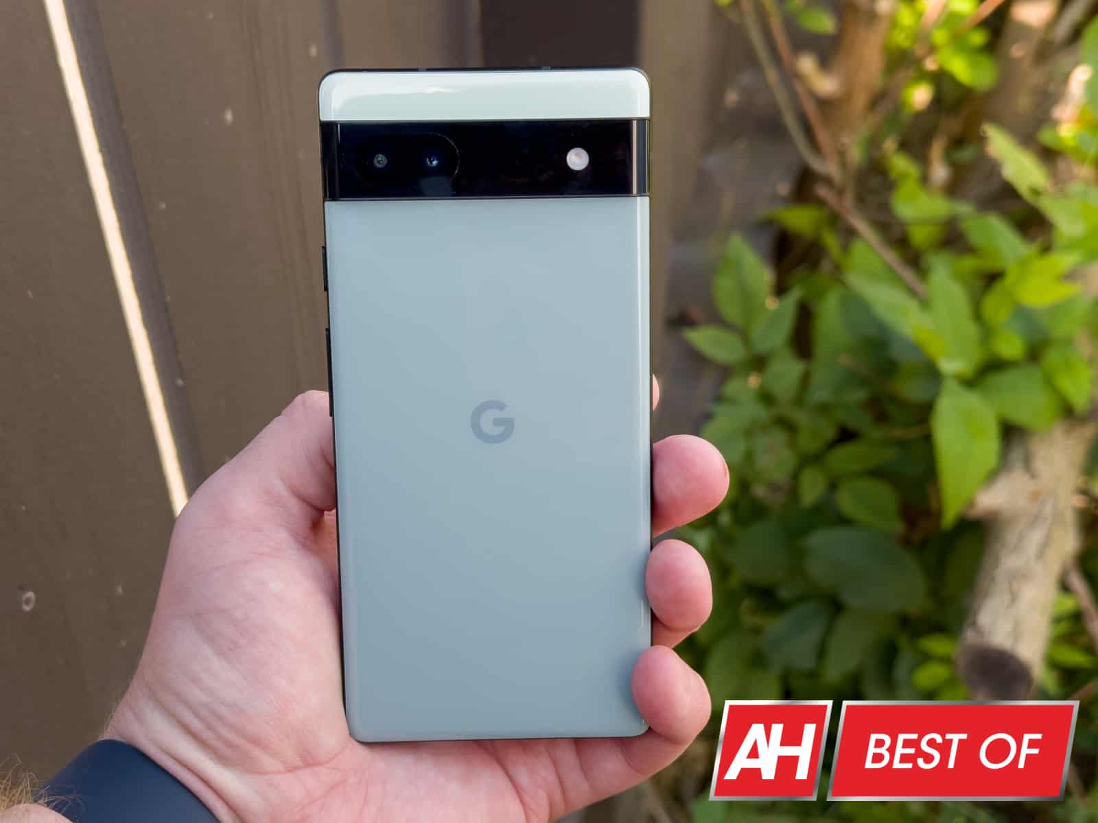 5 Best Small Phones To Buy In 2022