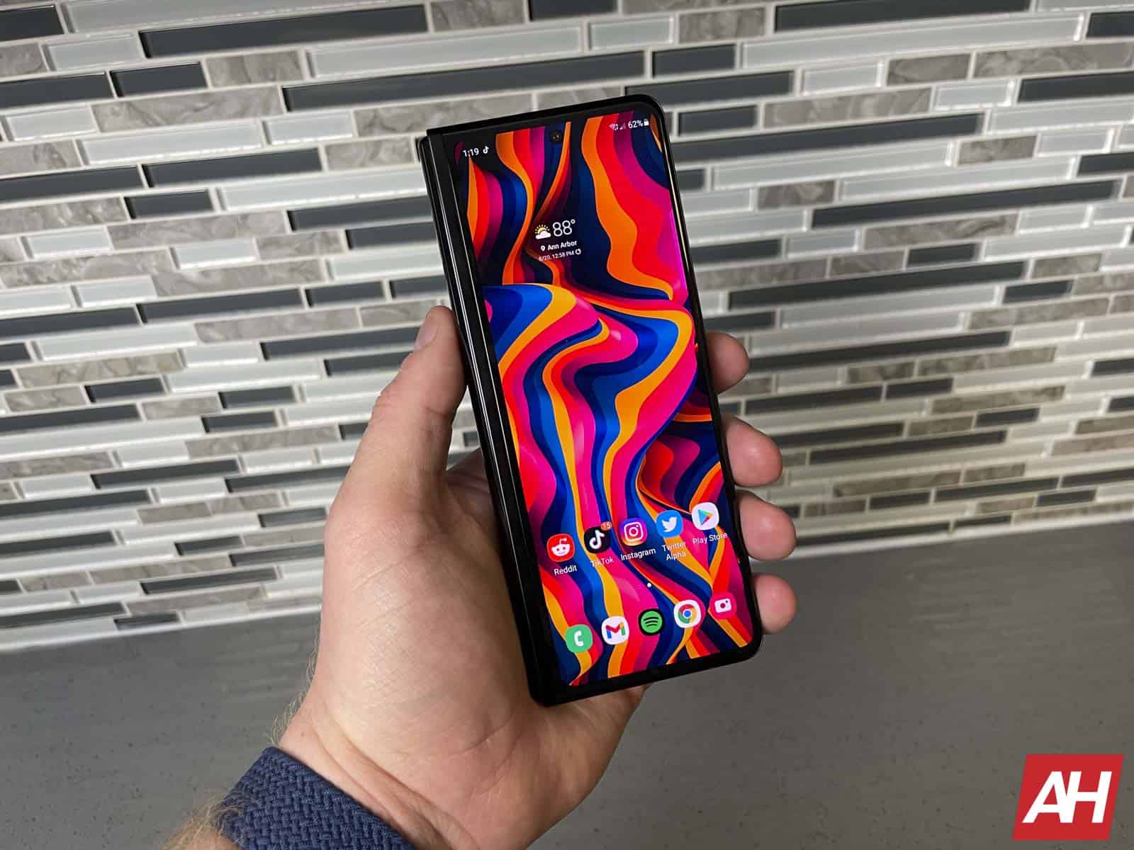 Galaxy Z Fold 3 & Flip 3 Widely Getting October Update In The US