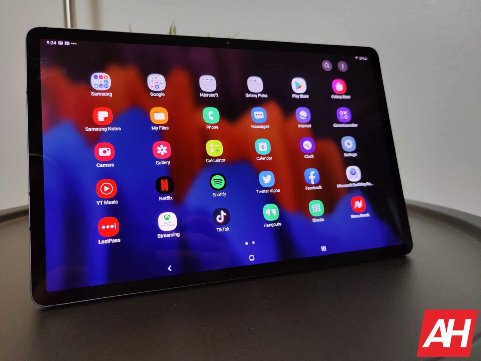 Samsung's march update is live for Galaxy Tab S7 series