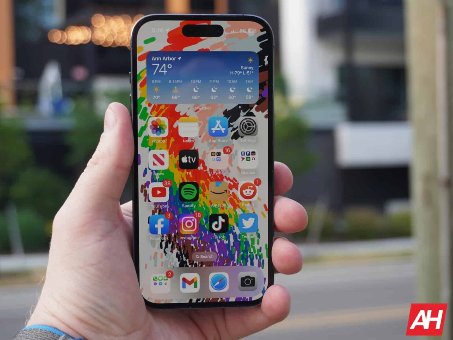 Samsung might help Apple make a bezel-less iPhone