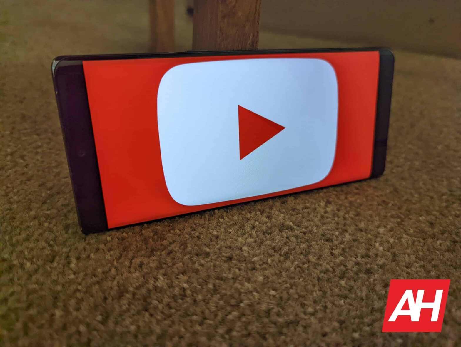 YouTube for desktop is sporting rounded corners