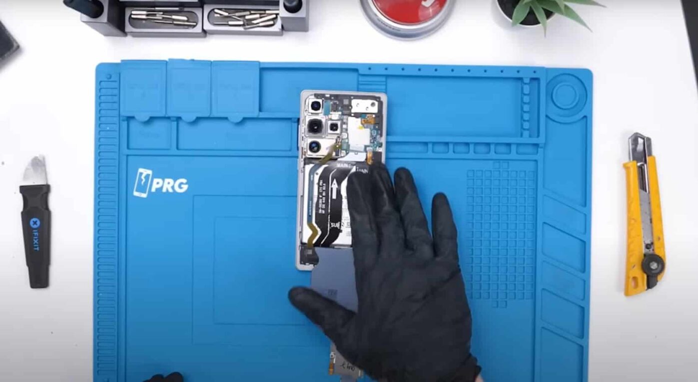 Galaxy S25 Ultra's internal changes revealed in teardown video