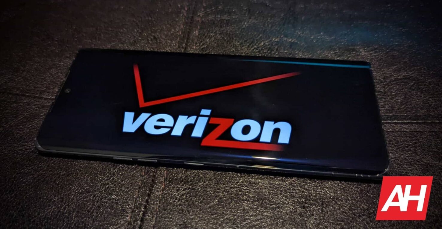 Verizon, AT&T will pass Trump’s phone tariffs on to their customers
