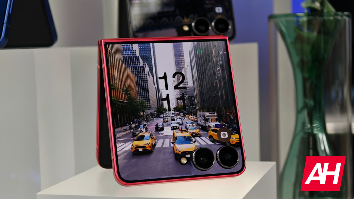 Running Any App on Your Galaxy Z Flip 7's Cover Display: Here's How