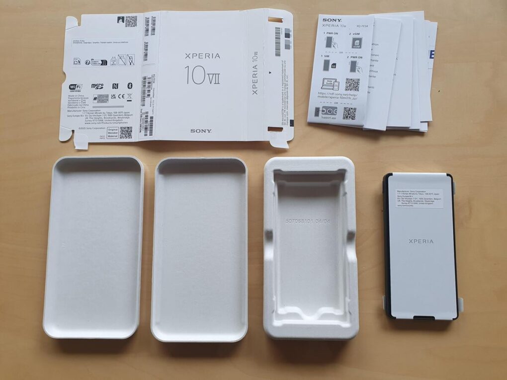 Phone Brands Now Aim to Remove the USB Cable from the Box