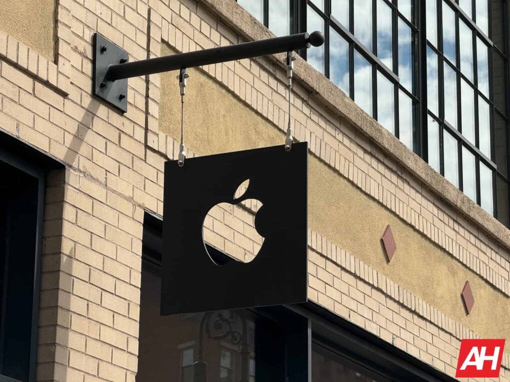 Apple yanks ICEBlock after DOJ pressure, sparking developer backlash